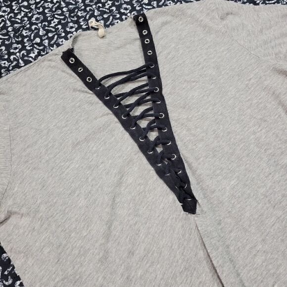 Emma & Sam Grey & Black Deep V-Neck Lace Up Casual Punk Rock Loose Fit T-Shirt - Picture 2 of 6